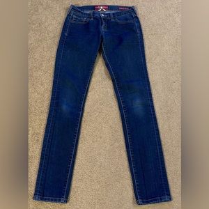 🍀🍀 Lucky Brand “Charlie Skinny” Jeans